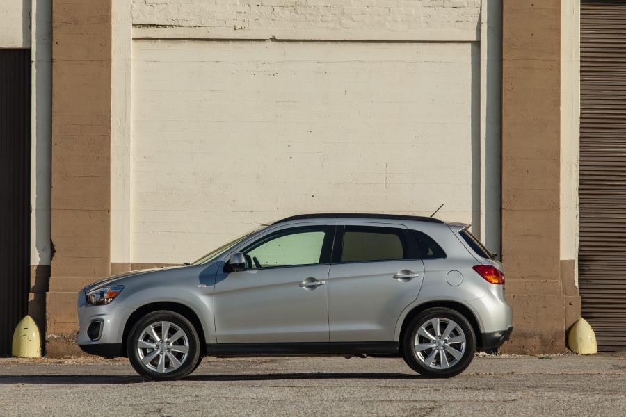  Mitsubishi Outlander Sport 2013 года  (фото 72 из 83)
